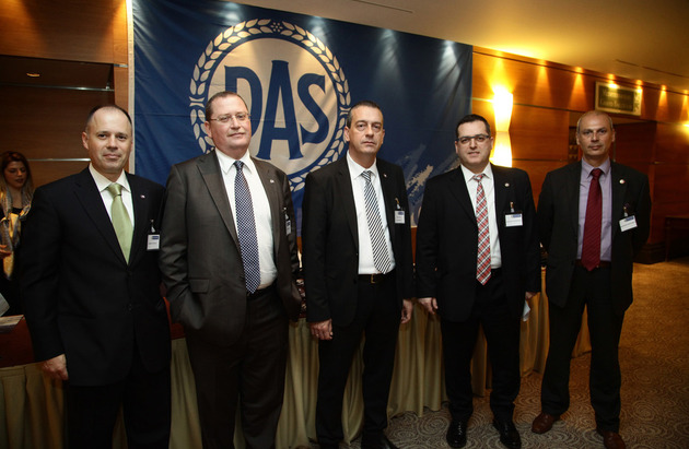Επιθεωρητές πωλήσεων της D.A.S. Hellas (κ. Γ. Παυλίδης, κ. Π. Αλευρίδης, κ. Π. Κλειδωνάρης, κ.  Χ. Παντουβάκης – δεξιά) με τον κ. Β. Τσελεμπάνη
