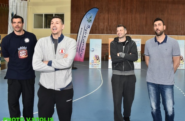 Οι Δ. Διαμαντίδης, Θ. Παπαλουκάς και Δ. Ντικούδης με τον Κ. Τσαρτσαρή, personal trainer στις δραστηριότητες του μπάσκετ